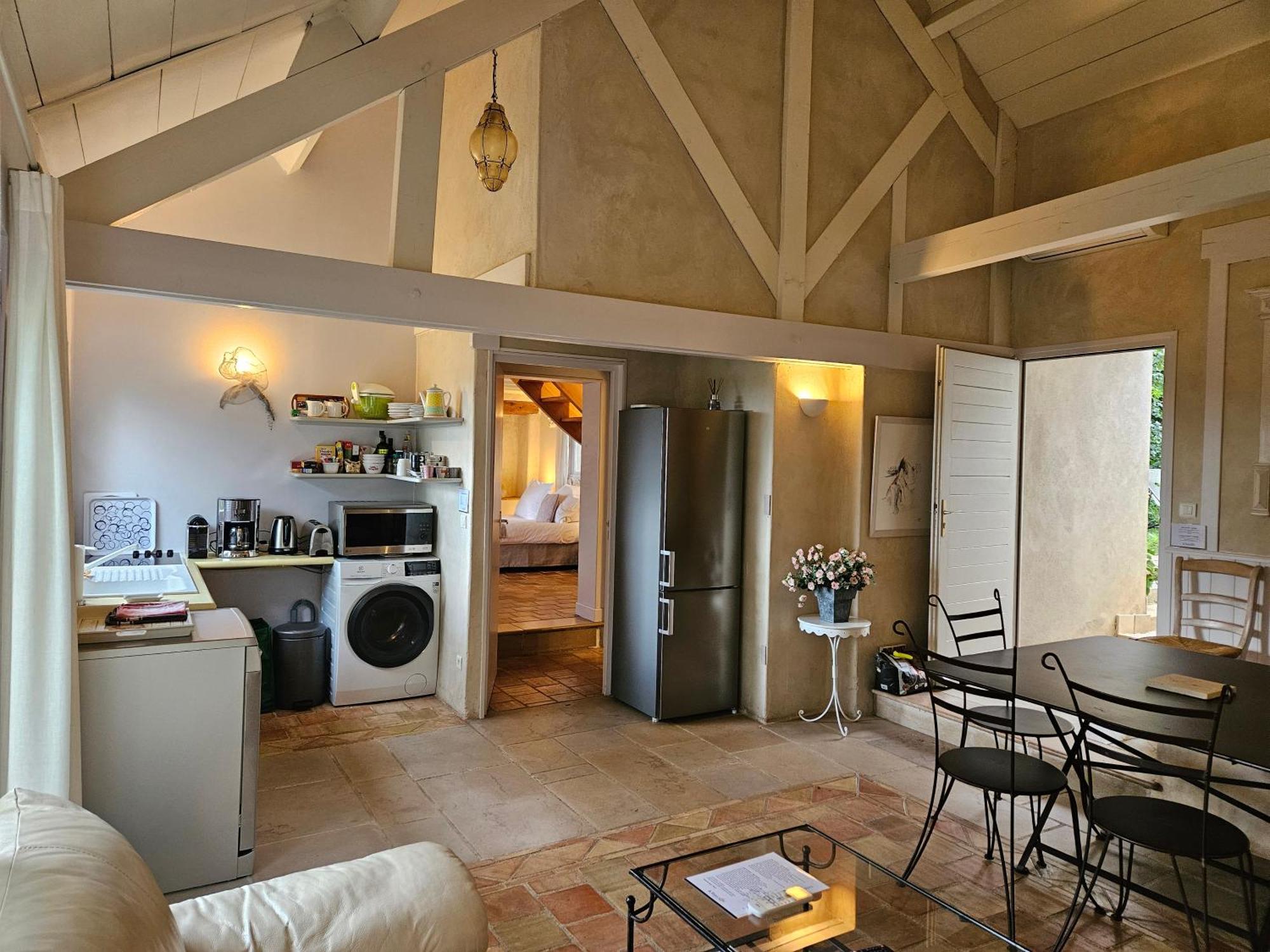 Maisons Les Tilleuls, Les Pins Et Les Lilas * Beaune (Cote d'Or)